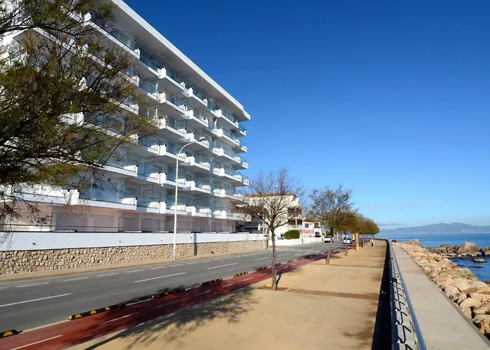 Front Mar 406 * L' Escala