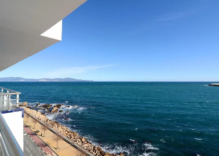 Front Mar 406 L' Escala